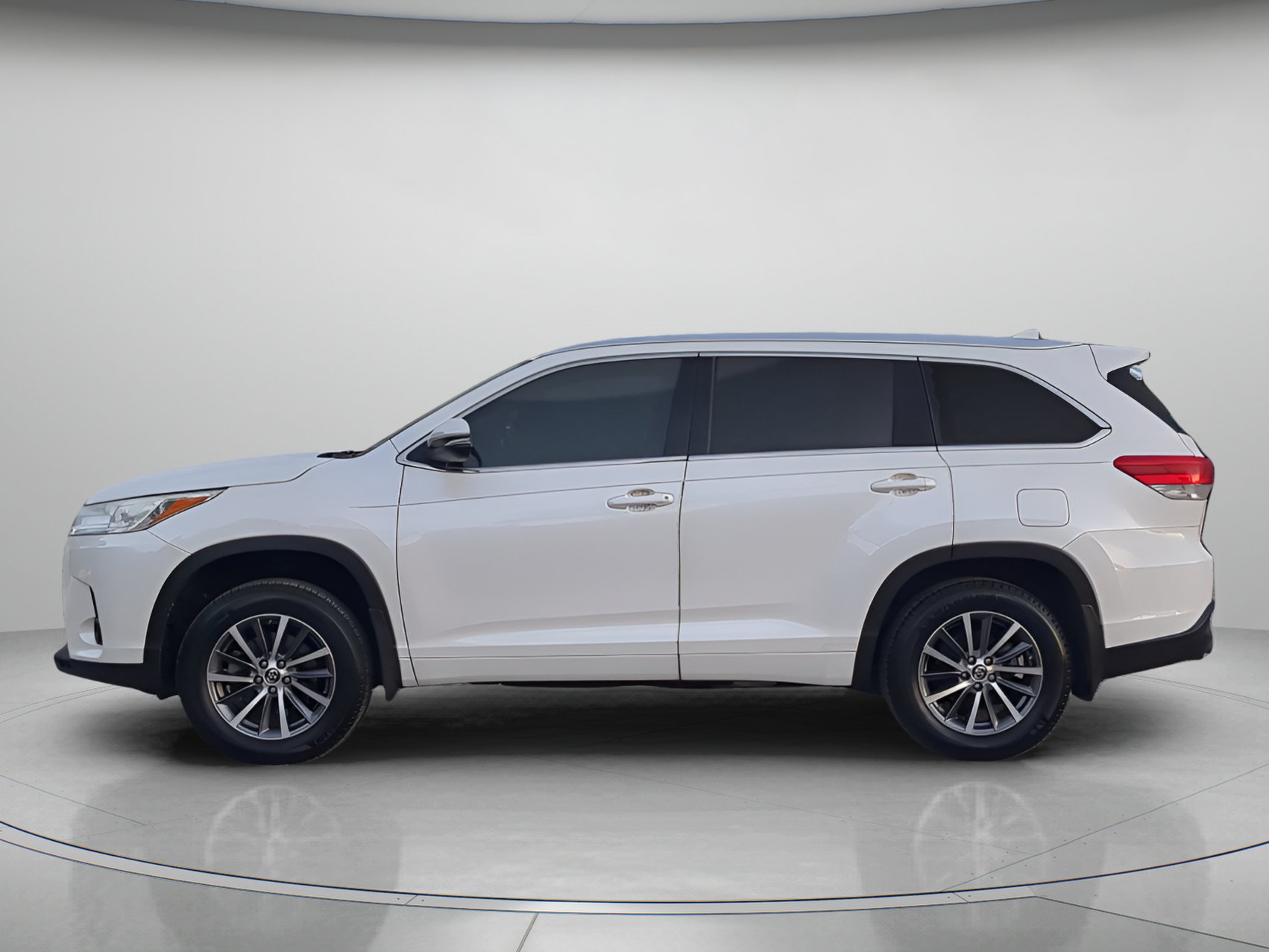 Used 2017 Toyota Highlander XLE AWD/4WD image 43