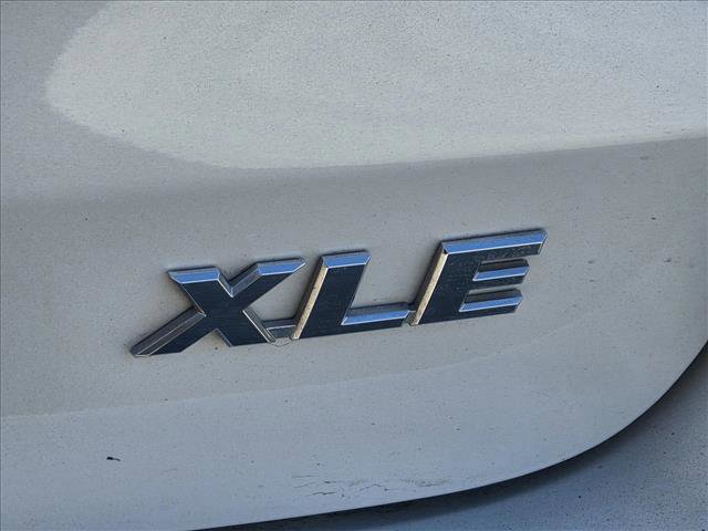 Used 2017 Toyota Highlander XLE image 12