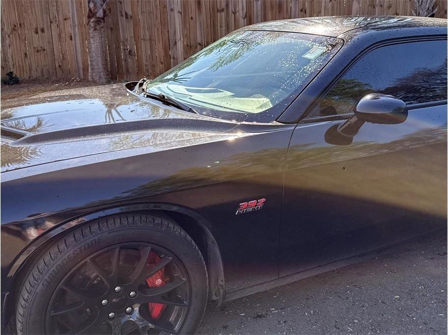 Used 2015 Dodge Challenger SRT w/ Technology Group RWD image 4