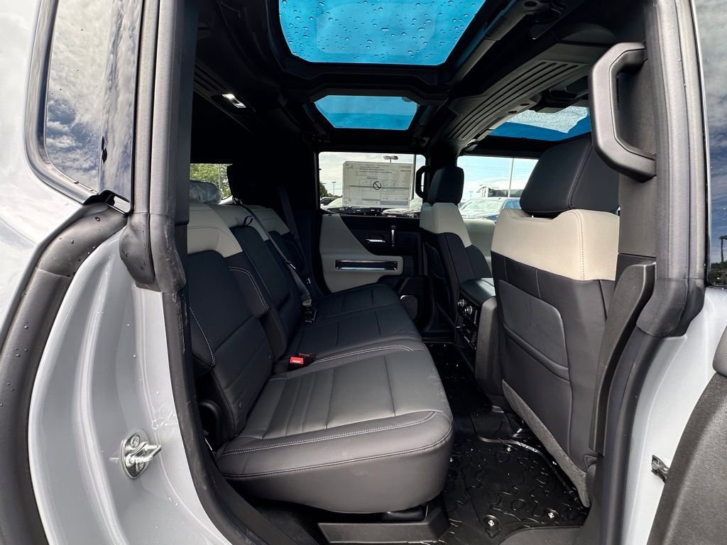 New 2026 GMC Hummer EV SUV w/ LPO, Sport Package AWD/4WD image 14