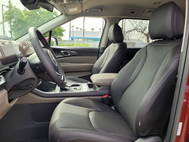 New 2026 Kia Carnival FWD image 9