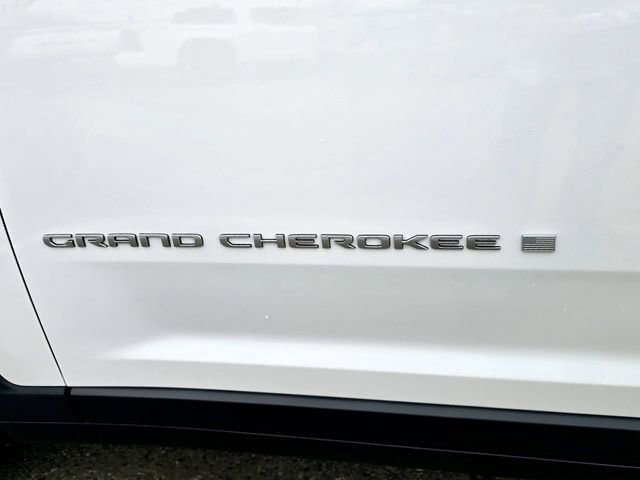 Certified 2025 Jeep Grand Cherokee Laredo X image 27