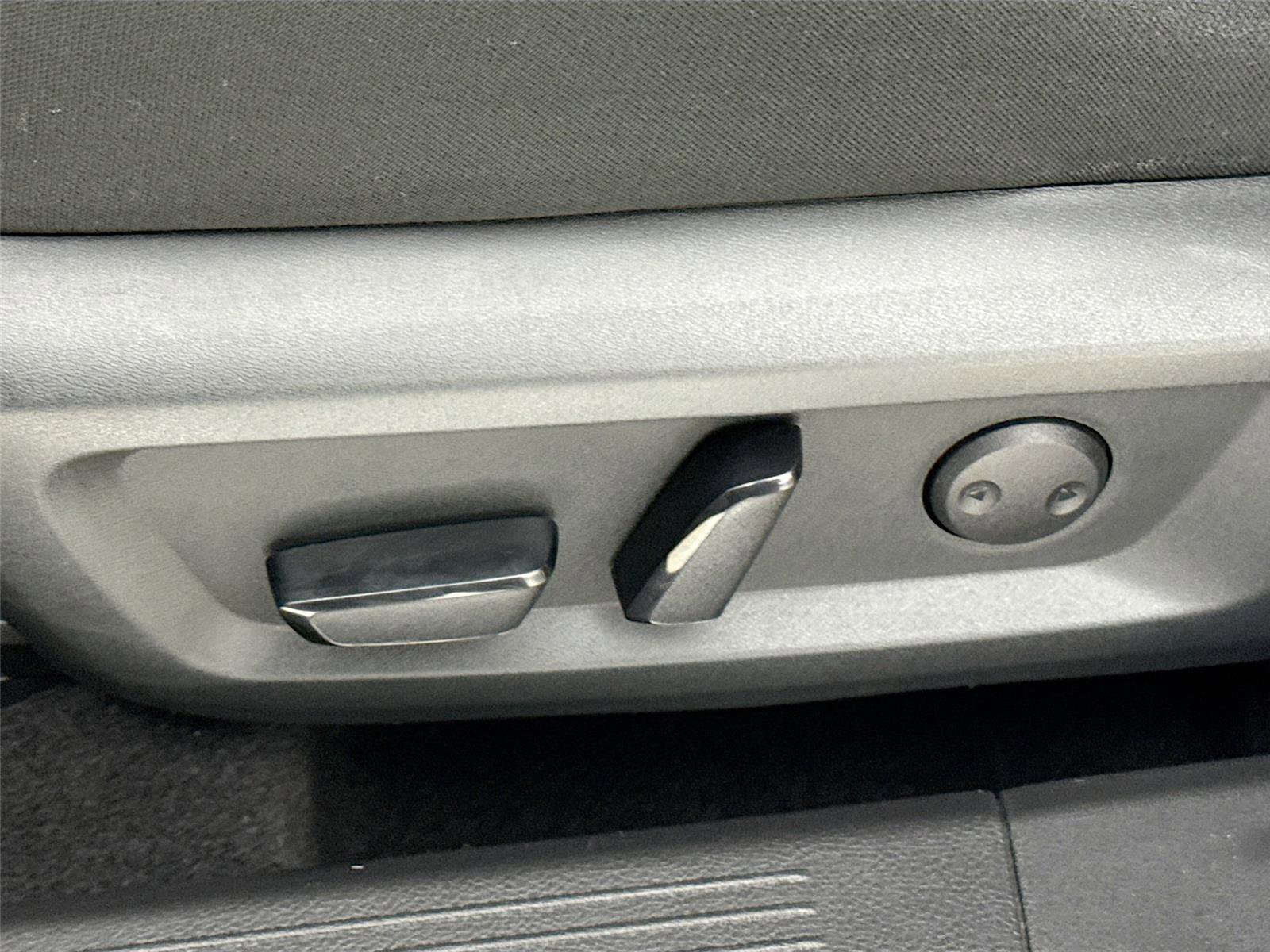 Used 2021 Nissan Rogue SV image 19