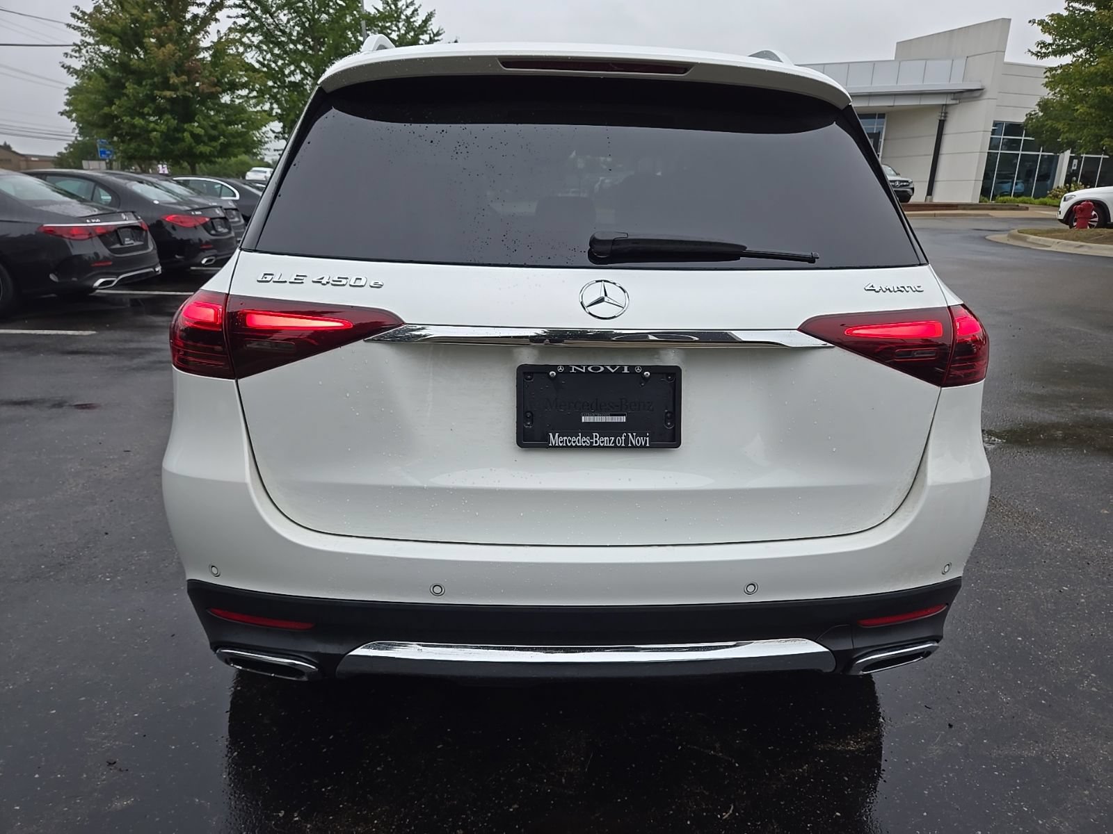 Used 2025 Mercedes-Benz GLE 450e 4MATIC image 4