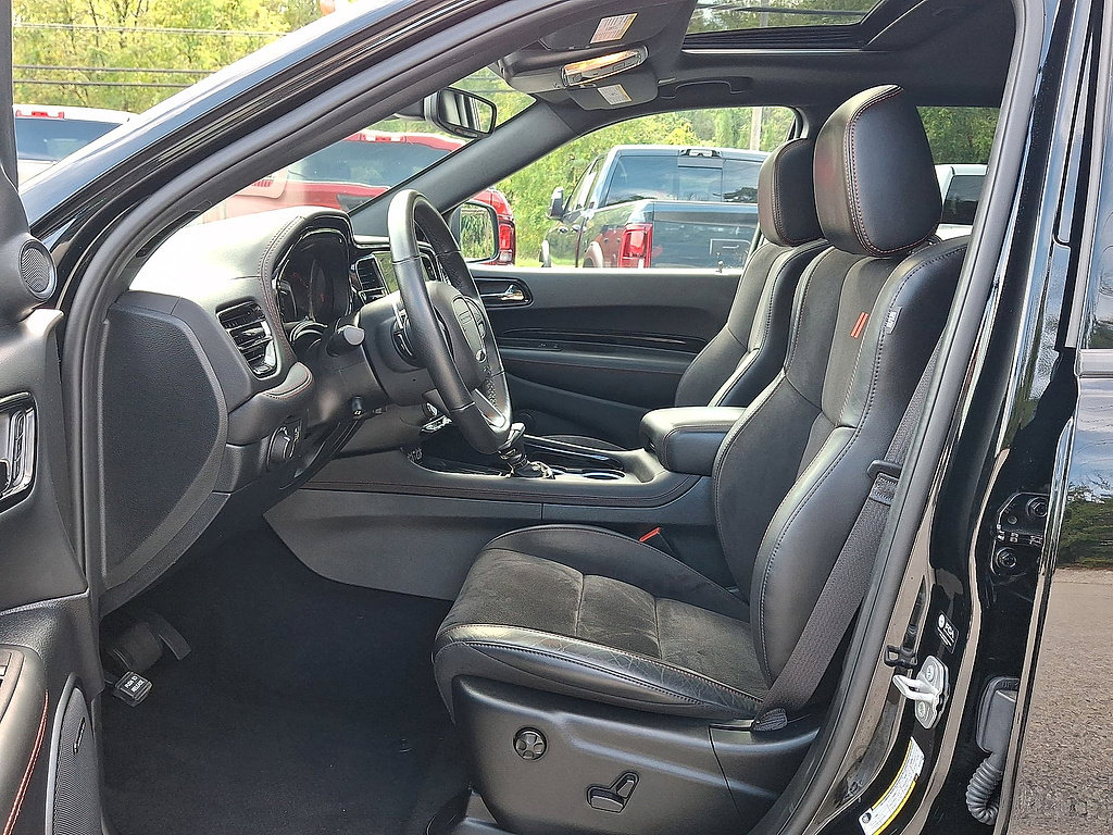 Used 2025 Dodge Durango GT AWD/4WD image 11
