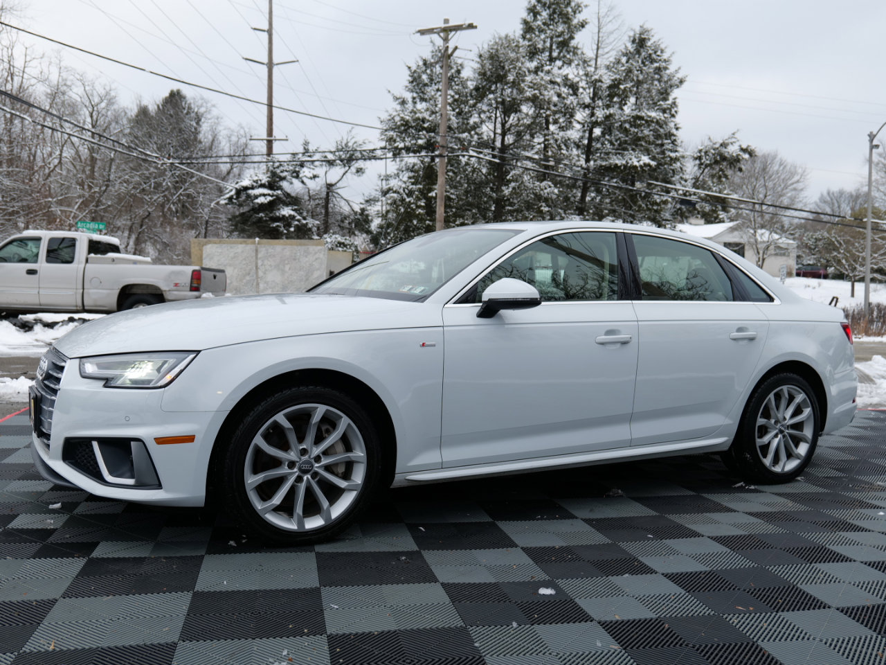 Used 2019 Audi A4 2.0T Premium Plus w/ Premium Plus Package image 10