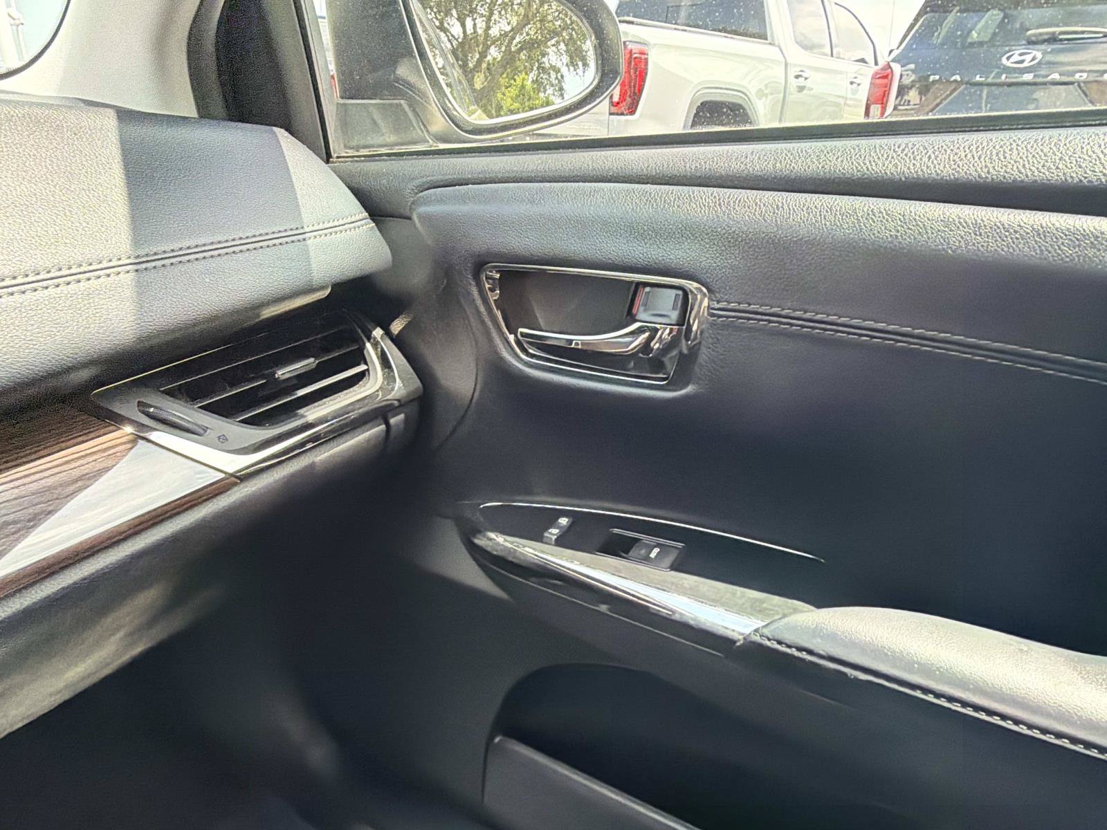 Used 2014 Toyota Avalon Limited FWD image 21