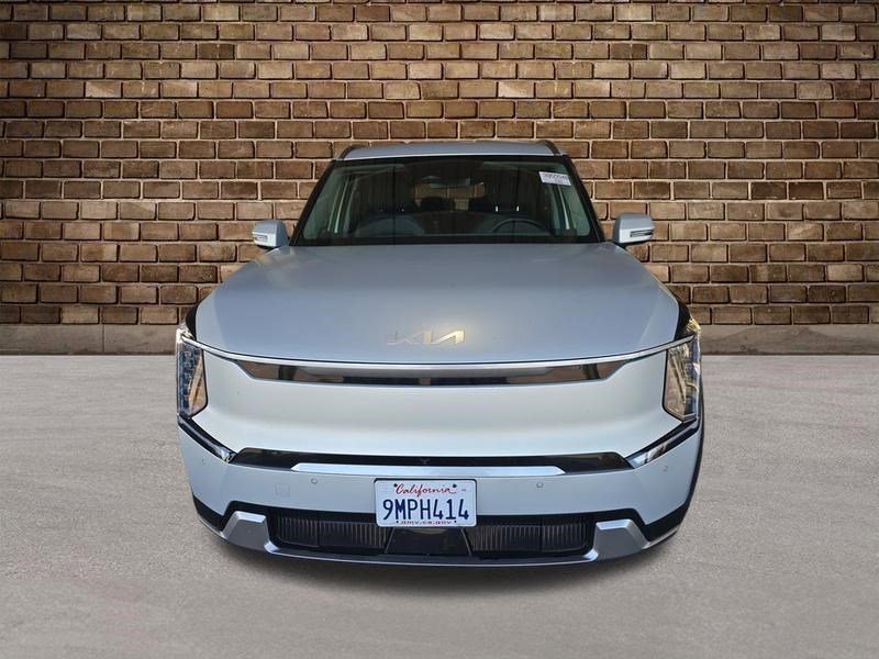 Used 2024 Kia EV9 Land image 3