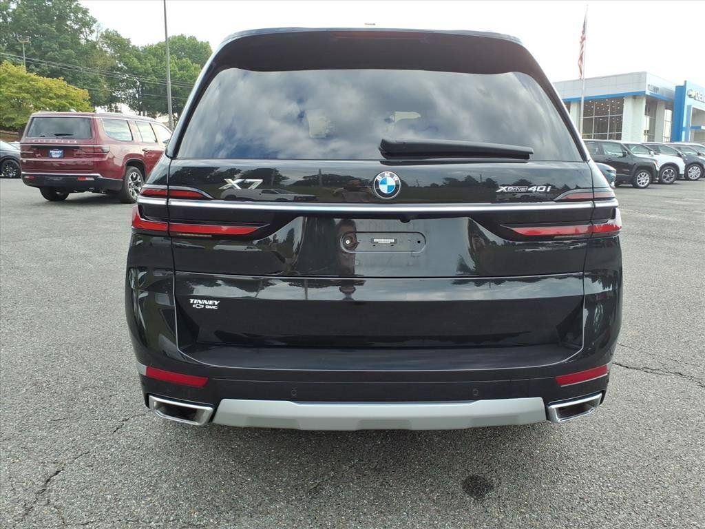 Used 2023 BMW X7 xDrive40i AWD/4WD image 4
