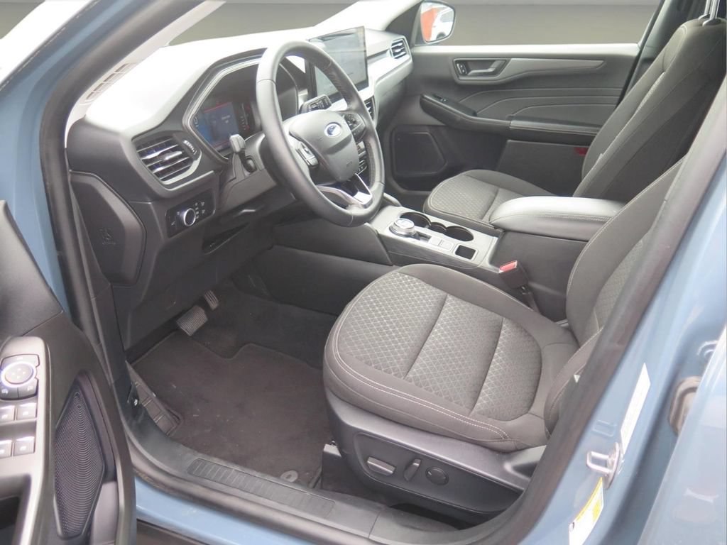 Used 2024 Ford Escape Active w/ Tech Pack #1 FWD image 9