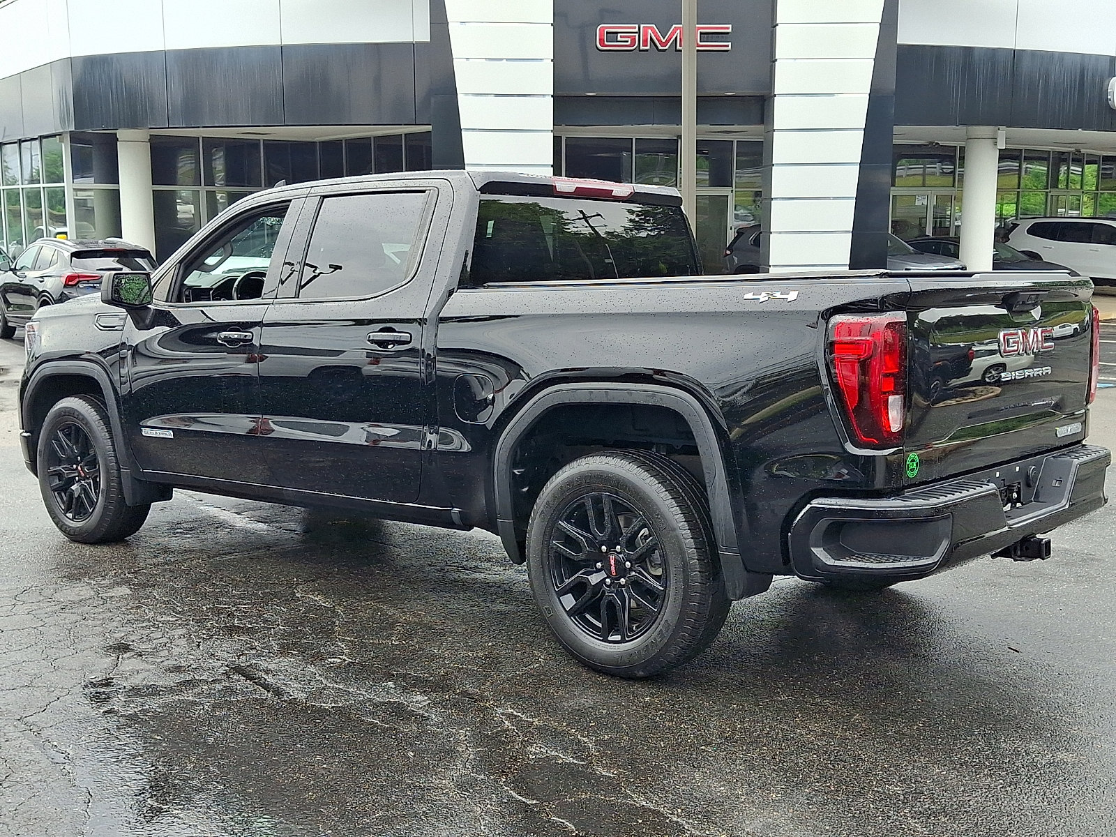 Used 2023 GMC Sierra 1500 Elevation AWD/4WD image 4