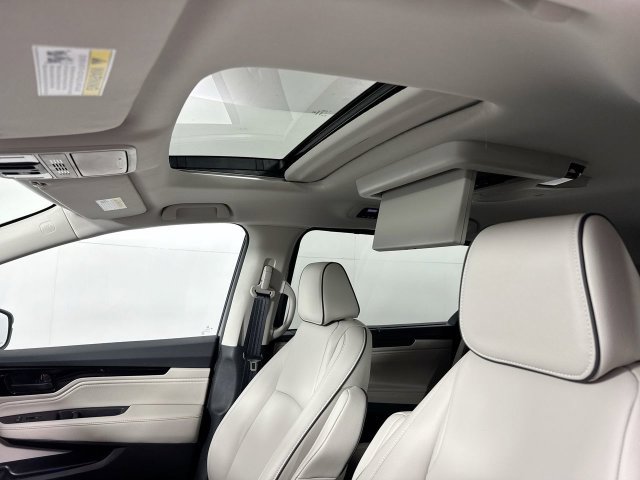 Certified 2025 Honda Odyssey Touring image 19