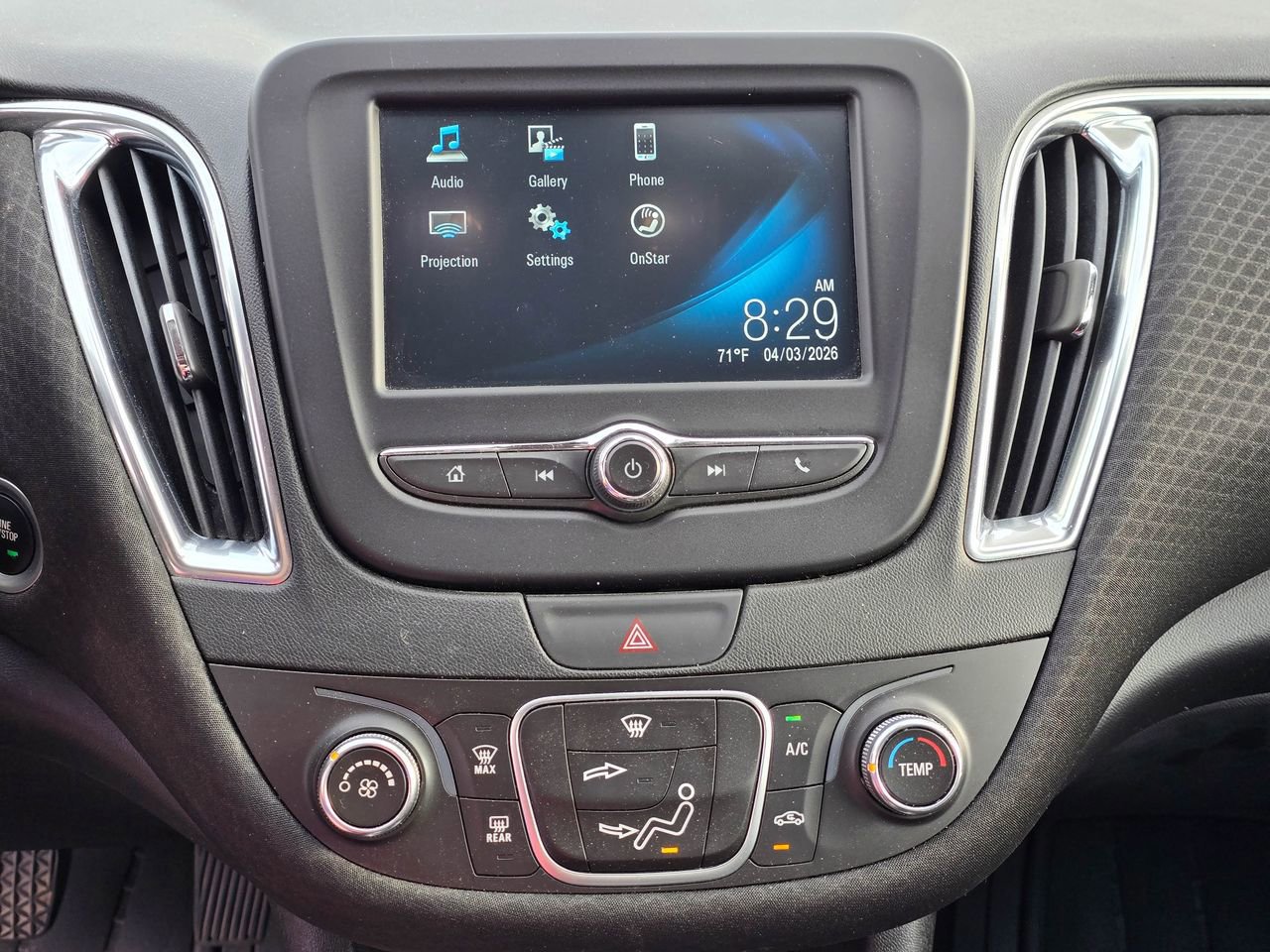 Used 2018 Chevrolet Malibu LT image 15