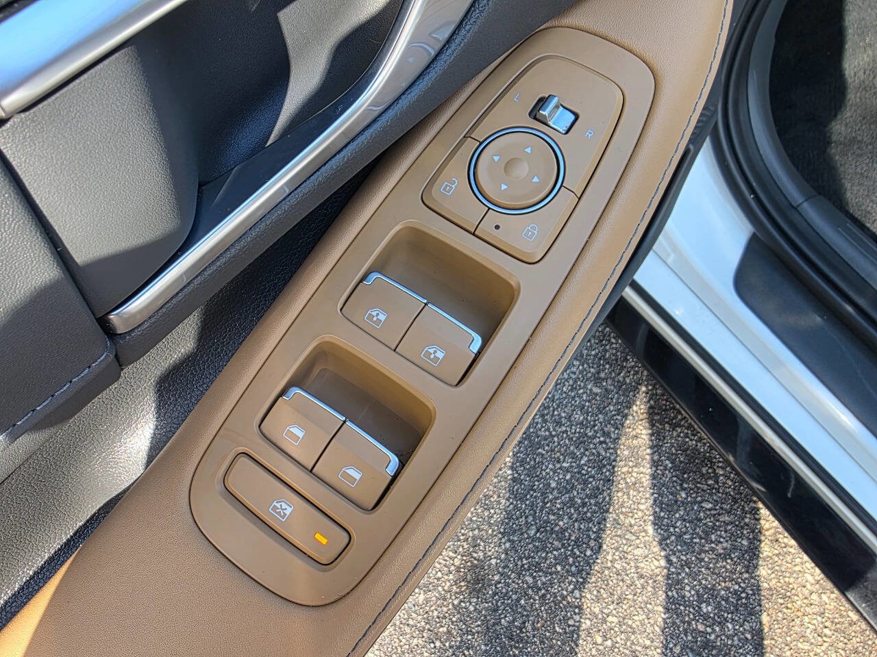 Used 2021 Hyundai Sonata Limited image 11