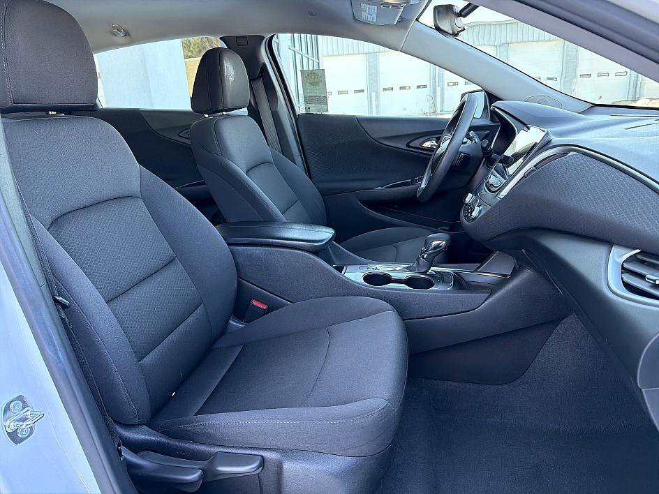 Used 2023 Chevrolet Malibu LT image 19