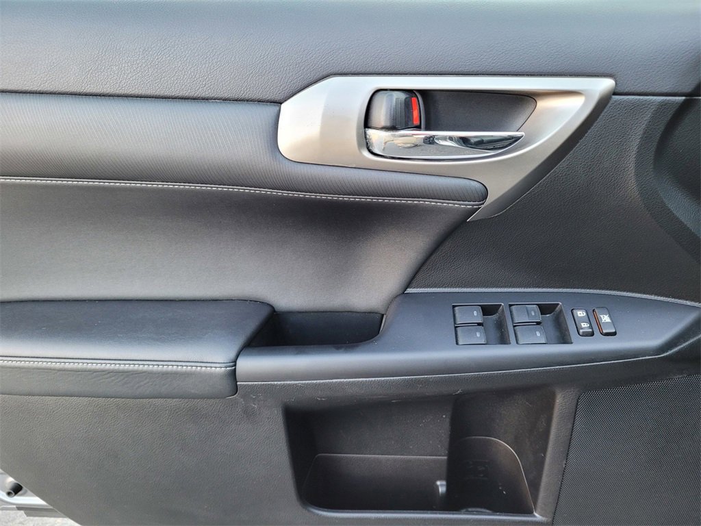 Used 2017 Lexus CT 200h 200h image 22