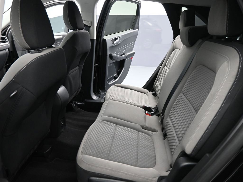 Certified 2021 Ford Escape SE image 17