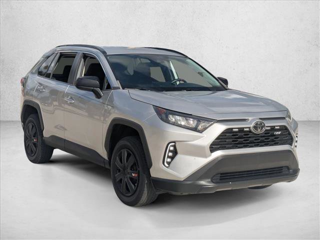 Used 2020 Toyota RAV4 LE image 3