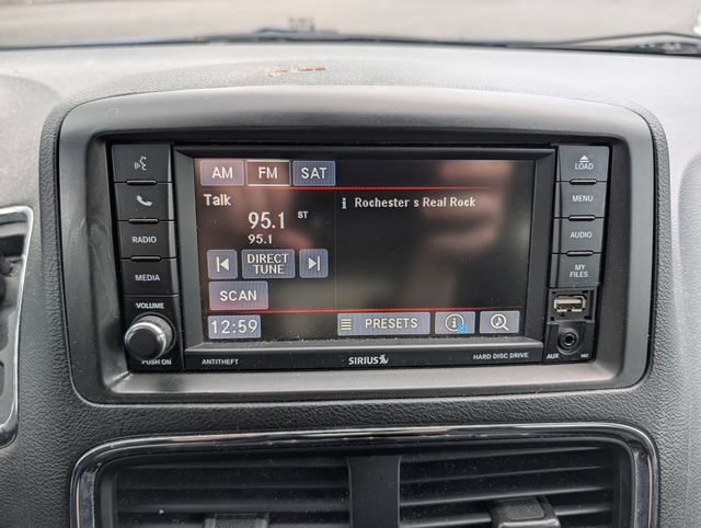 Used 2017 Dodge Grand Caravan SE FWD image 23