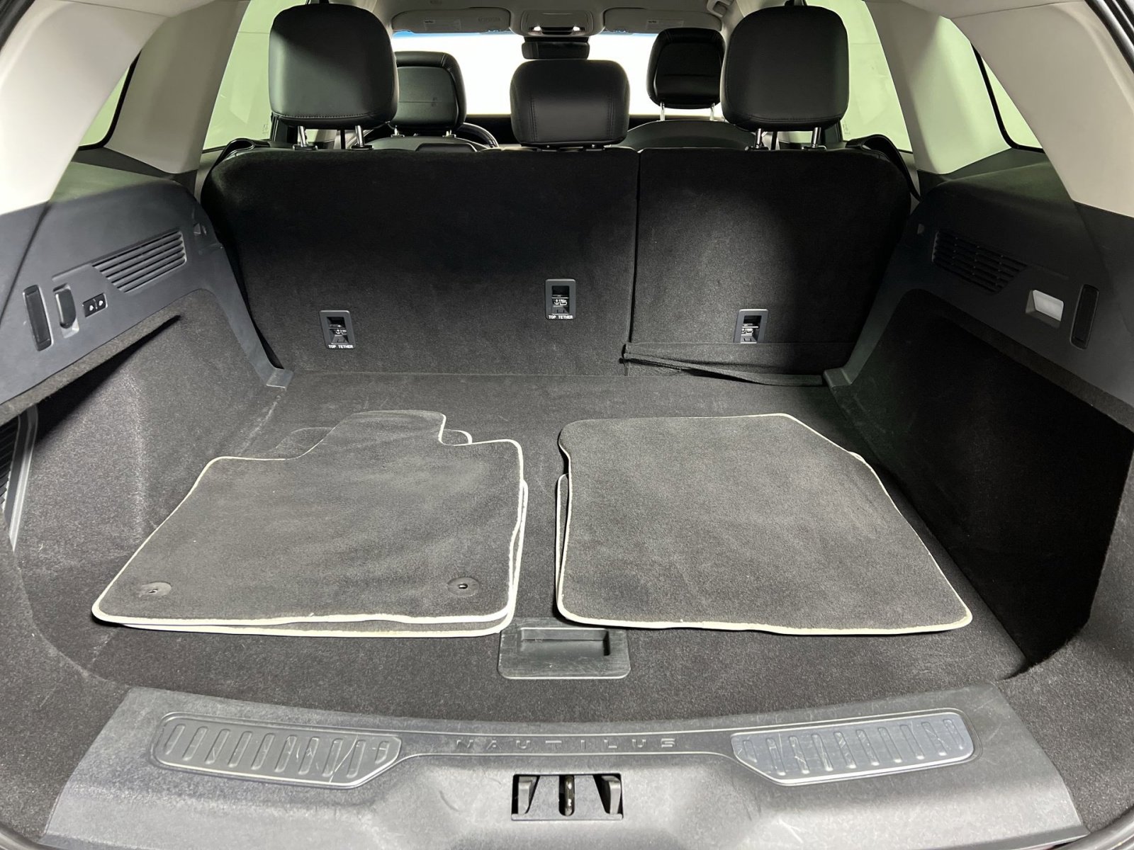 Used 2024 Lincoln Nautilus Reserve image 24