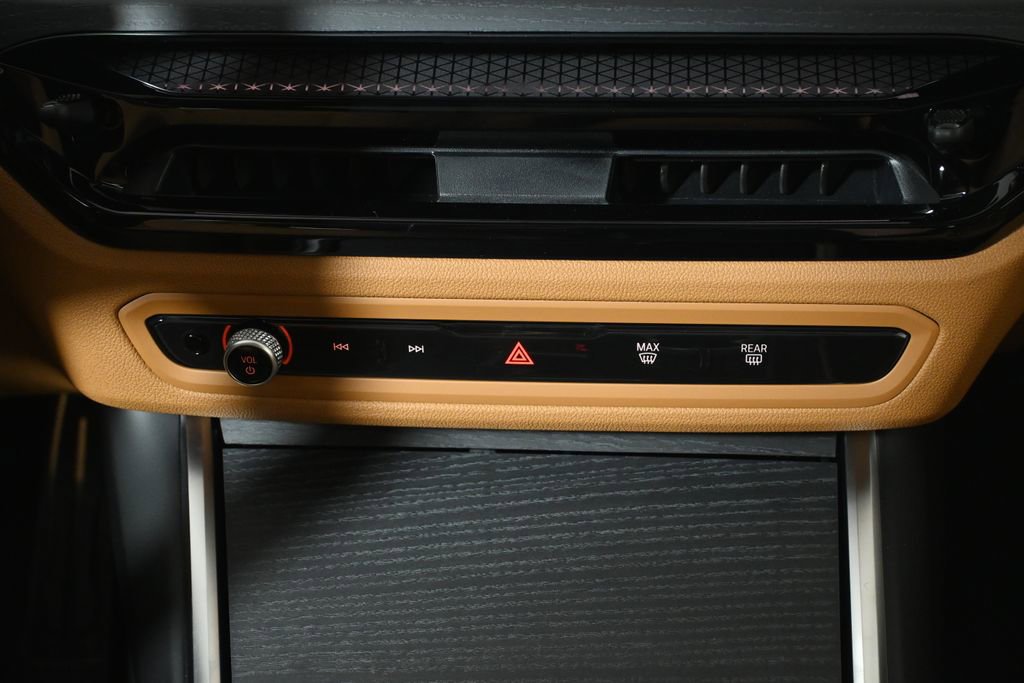 Used 2026 BMW 330i xDrive Sedan w/ M Sport Package image 24