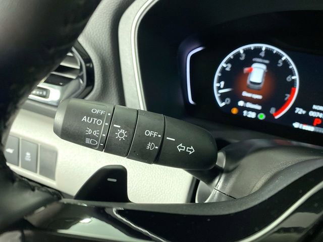 Used 2025 Honda Pilot Touring image 15