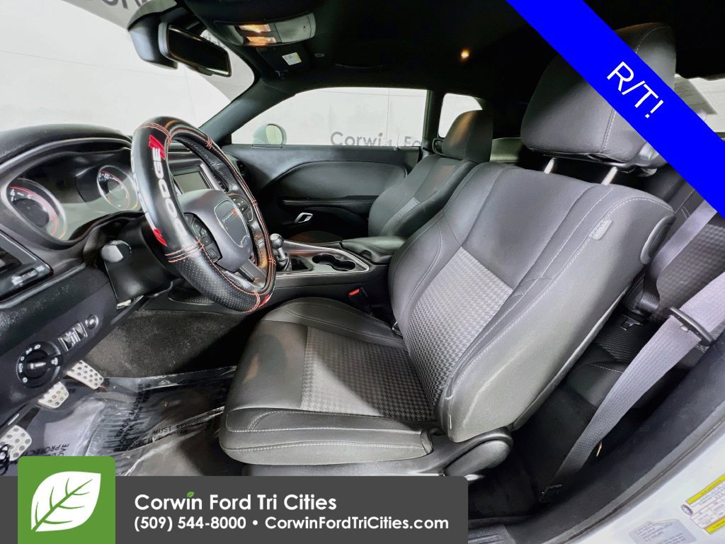 Used 2018 Dodge Challenger R/T RWD image 20