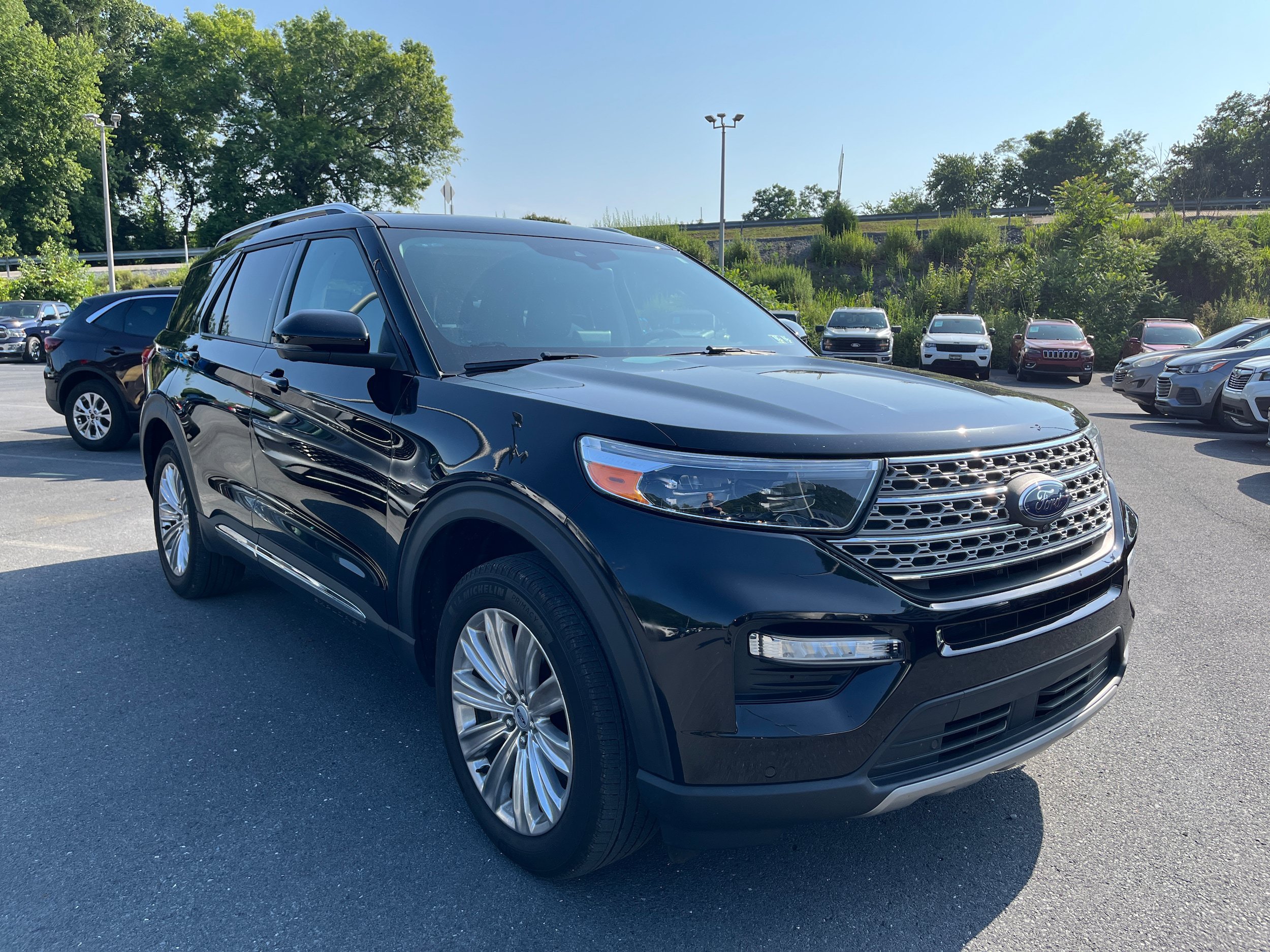 Certified 2023 Ford Explorer Limited w/ Limited Technology Package AWD/4WD image 4