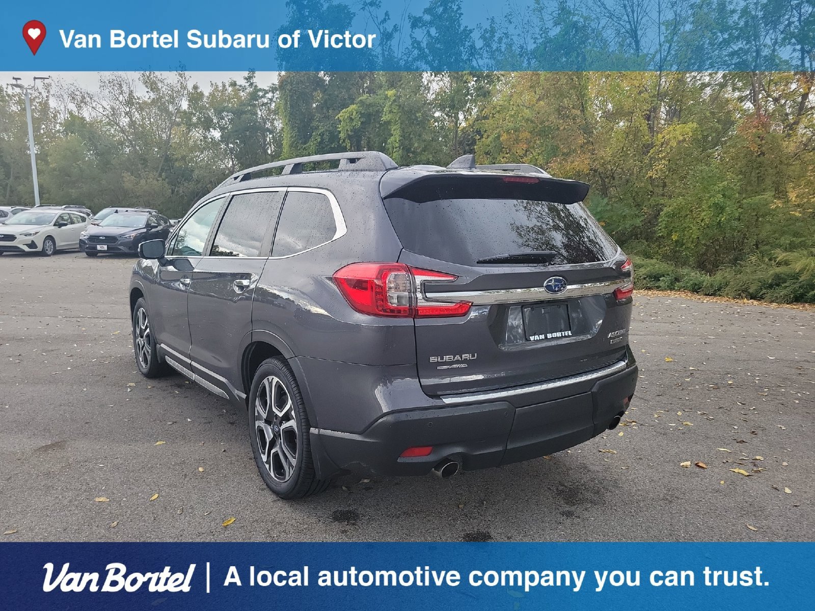 Used 2023 Subaru Ascent Touring AWD/4WD image 3