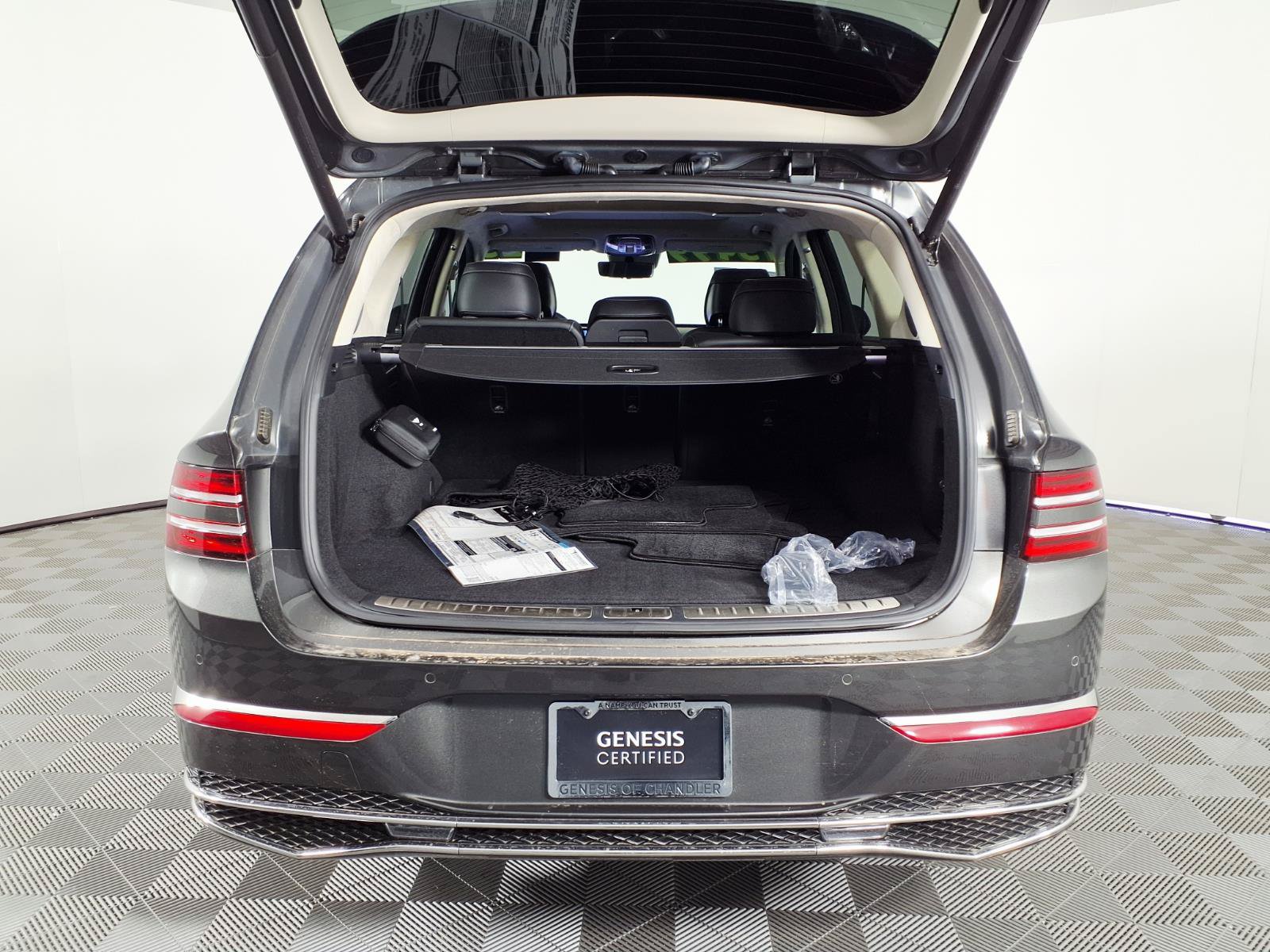 Certified 2025 Genesis GV80 3.5T Prestige AWD/4WD image 8