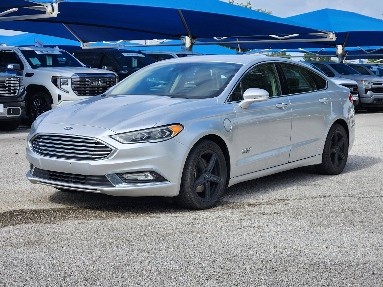 Used 2017 Ford Fusion Energi Titanium FWD image 2