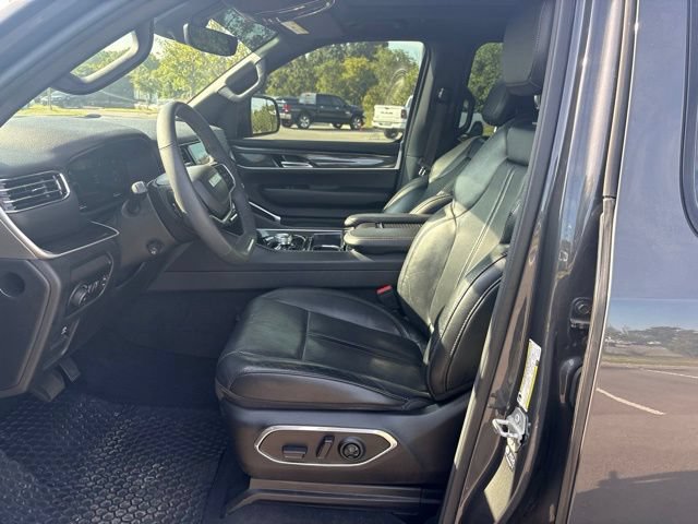 Used 2022 Jeep Wagoneer Series I w/ Premium Group I AWD/4WD image 28