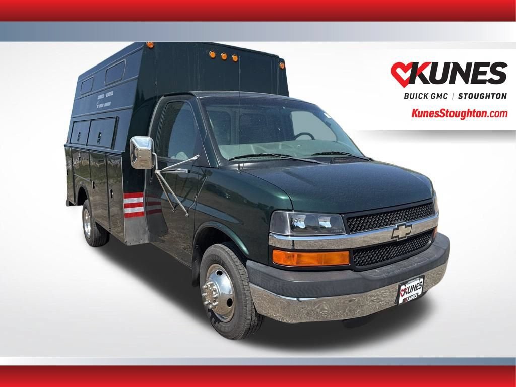 Used 2004 Chevrolet Express 3500 w/ Chrome Appearance Package