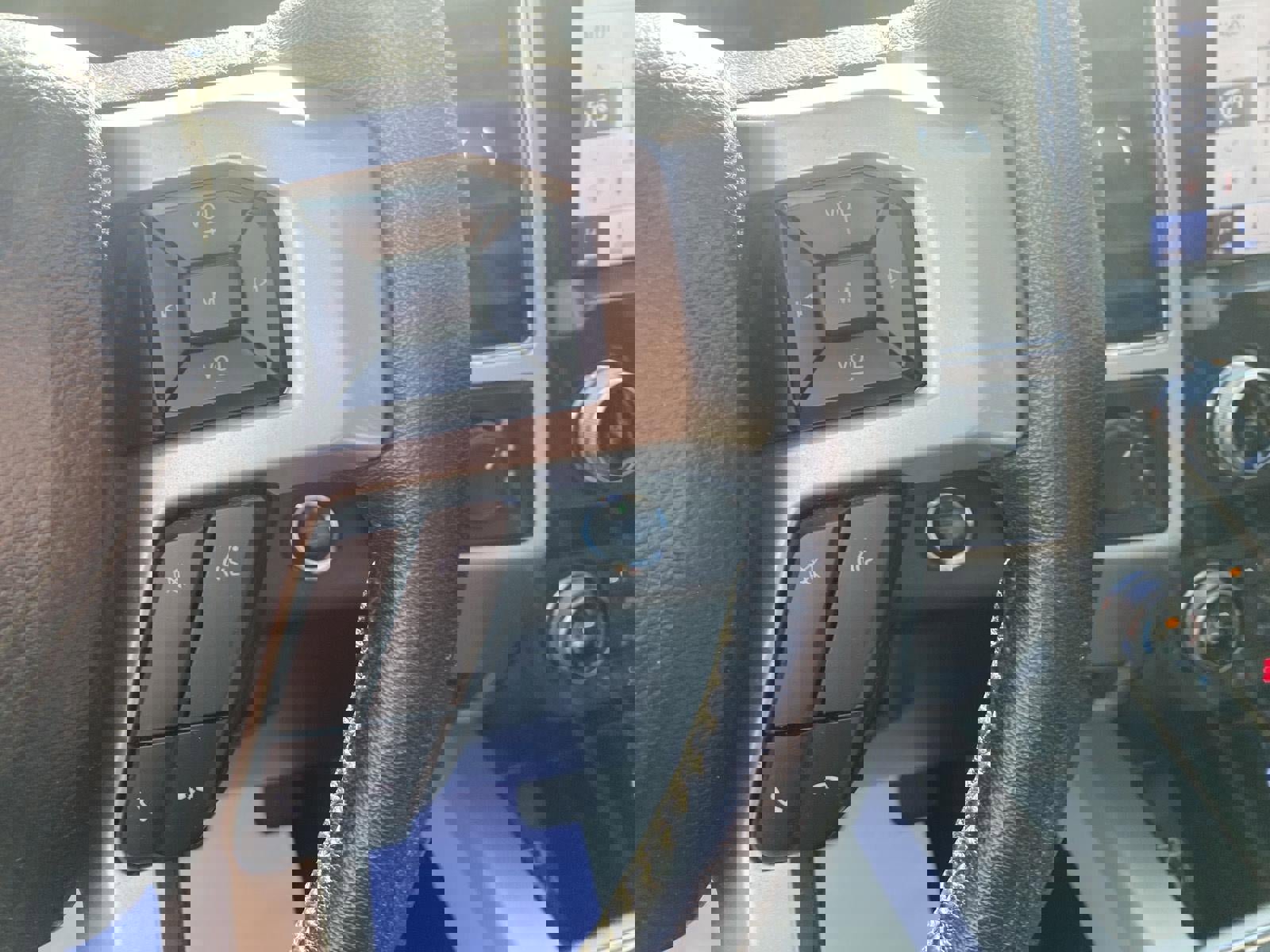 Used 2020 Ford F150 Lariat w/ Equipment Group 502A Luxury AWD/4WD image 34