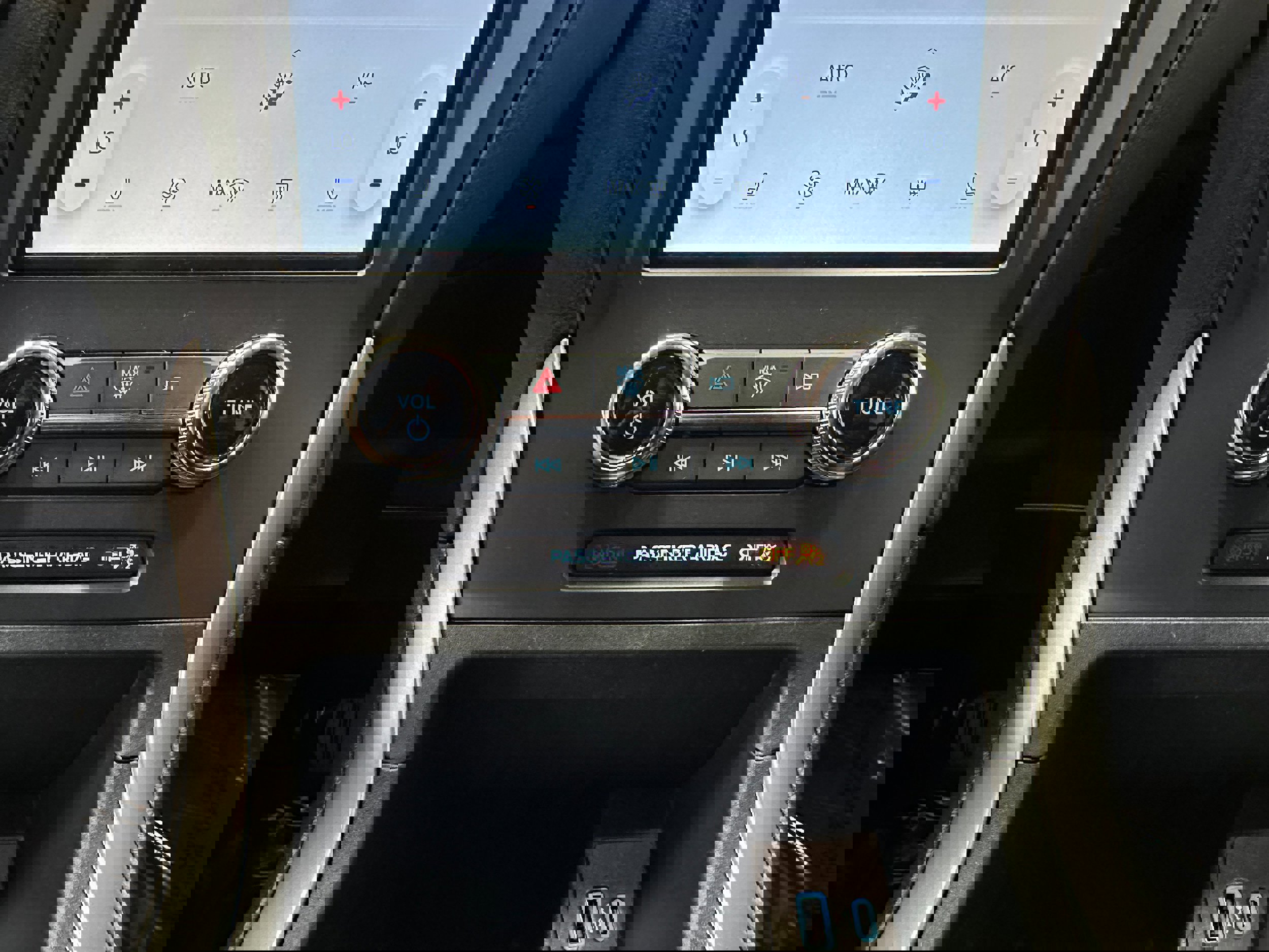 Certified 2024 Ford Edge SEL image 21