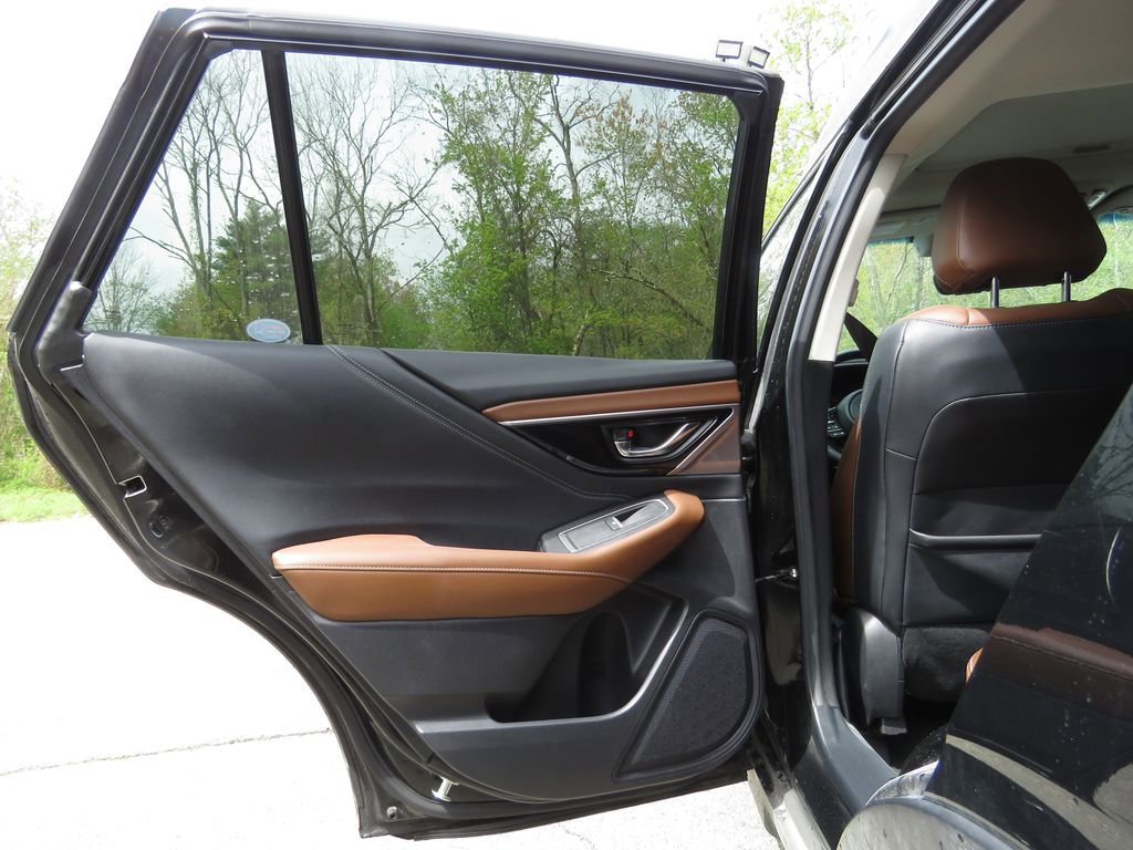 Used 2020 Subaru Outback Touring AWD/4WD image 17