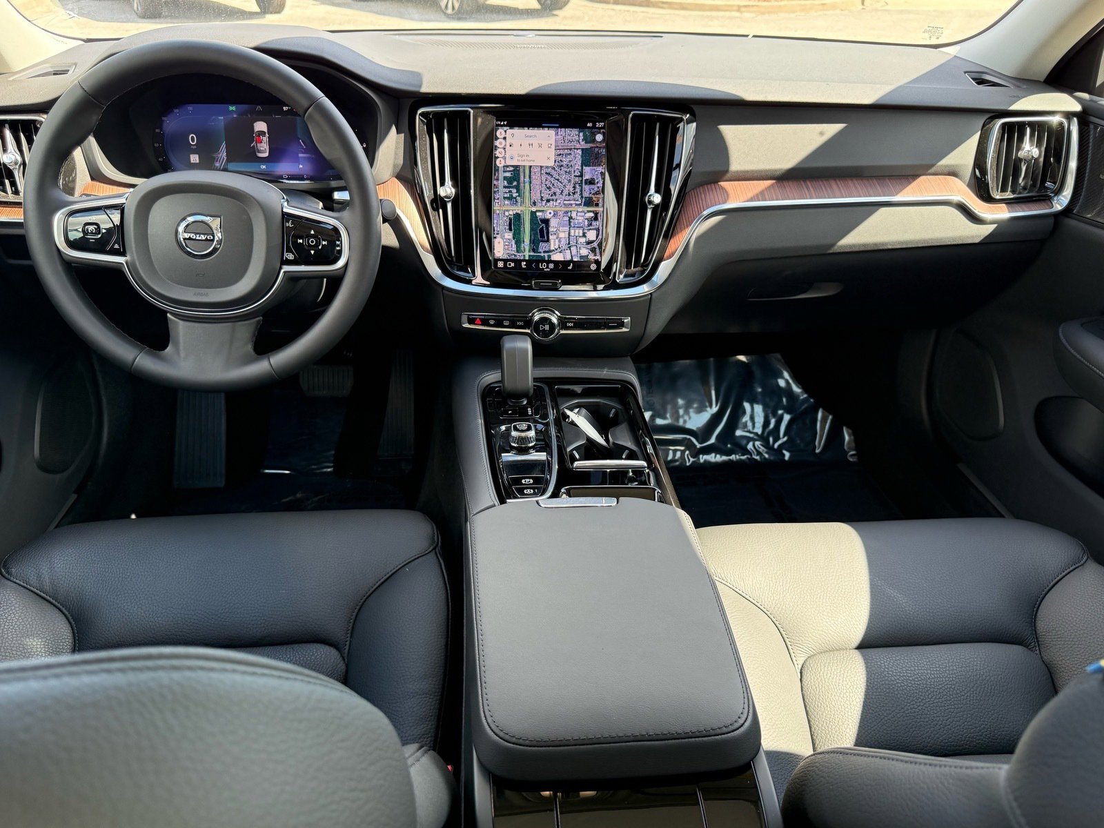 Used 2024 Volvo S60 T8 Plus w/ Climate Package image 15