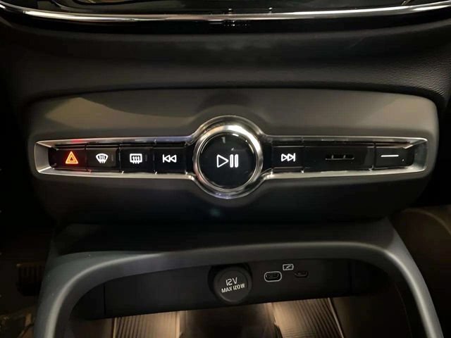 Used 2025 Volvo XC40 B5 Plus AWD/4WD image 51