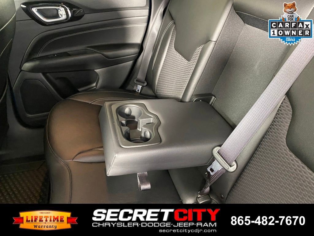 Used 2024 Jeep Compass Latitude w/ Convenience Group AWD/4WD image 29