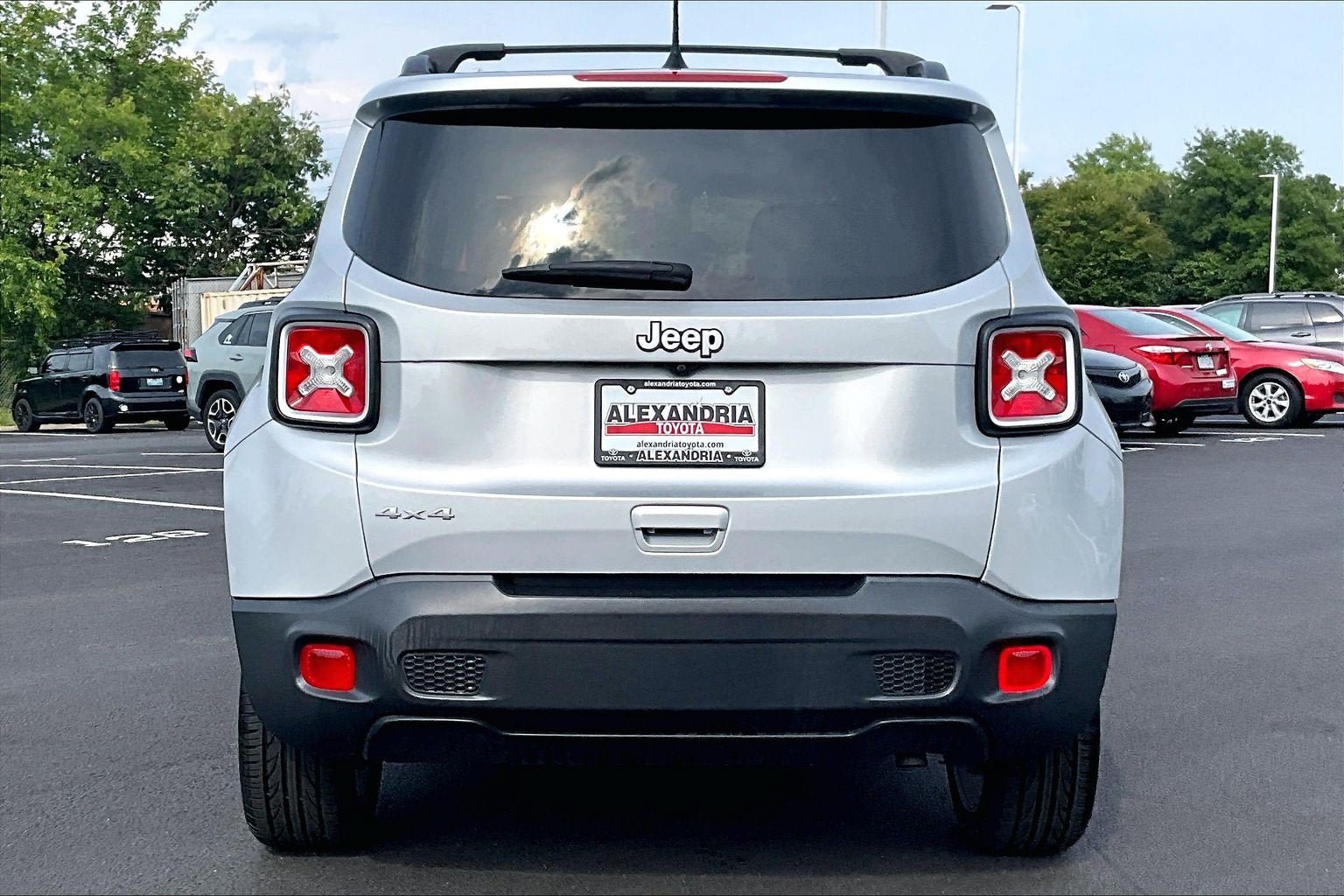 Used 2021 Jeep Renegade Latitude AWD/4WD image 4