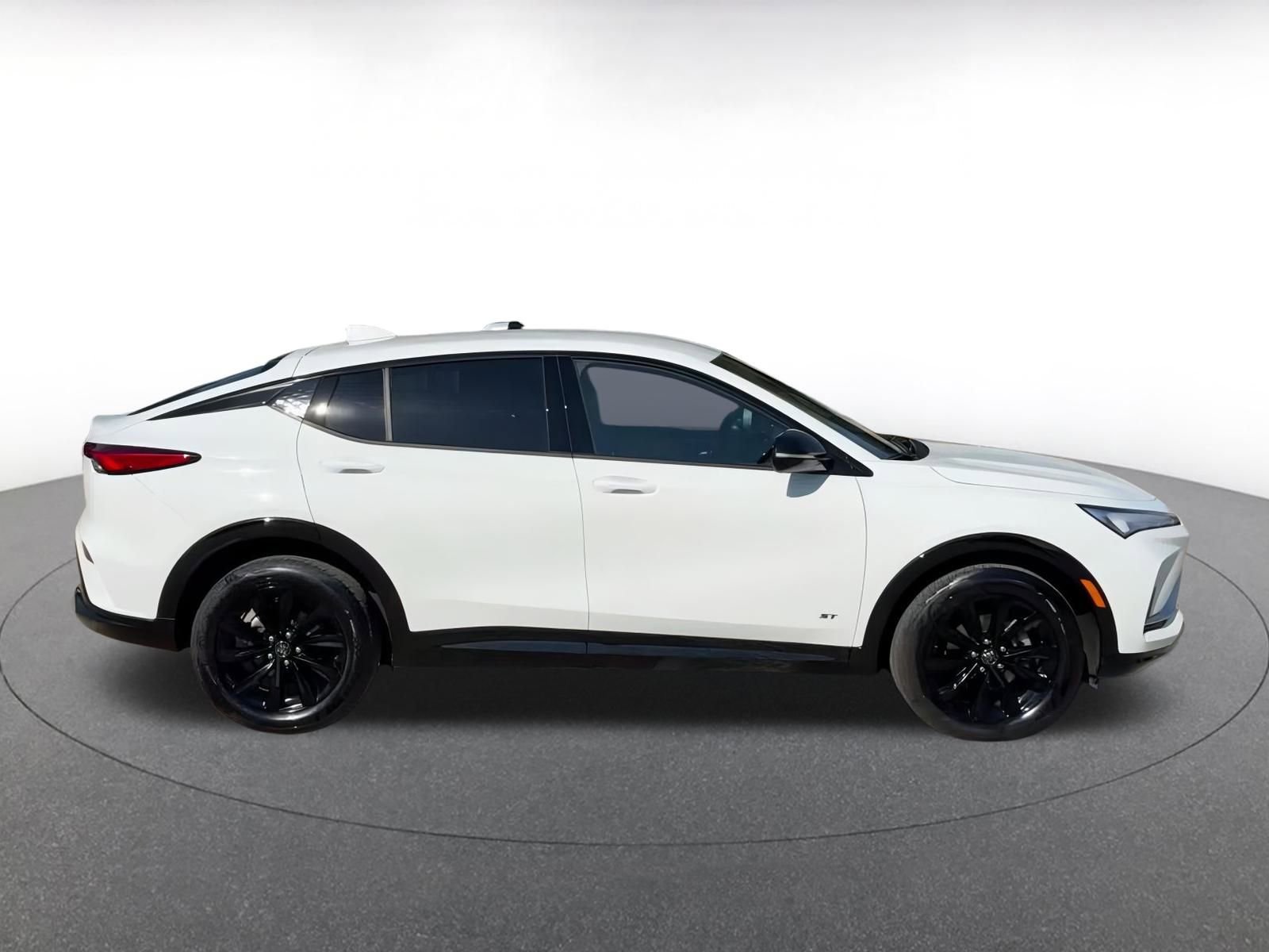 Used 2025 Buick Envista Sport Touring image 16