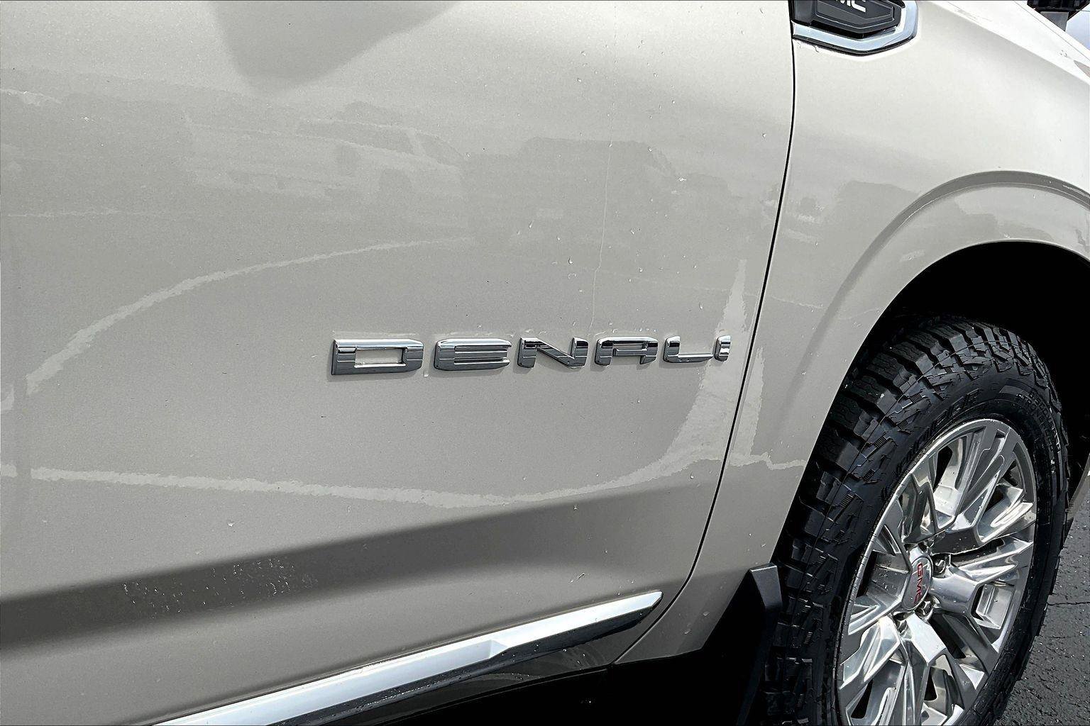 Used 2023 GMC Yukon Denali w/ Max Trailering Package AWD/4WD image 9