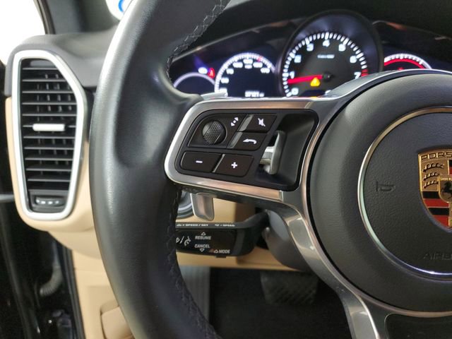 Used 2022 Porsche Cayenne w/ Premium Package image 26