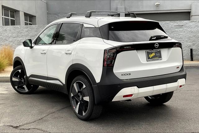 New 2026 Nissan Kicks SR image 2