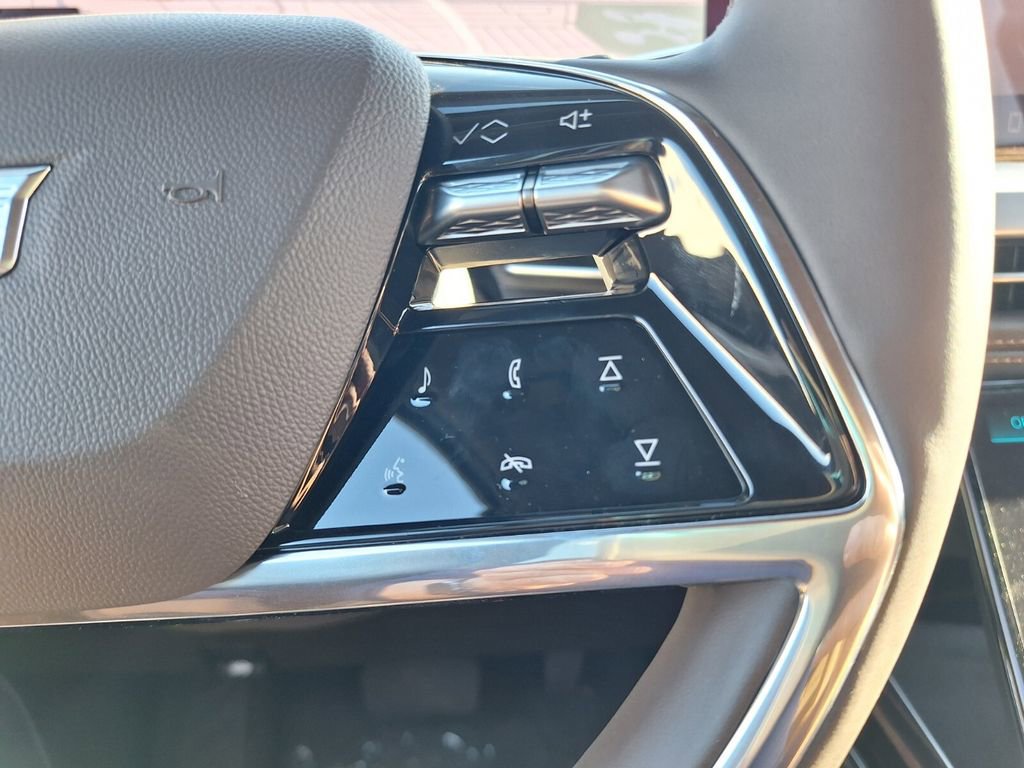 New 2026 Cadillac Escalade Luxury image 19