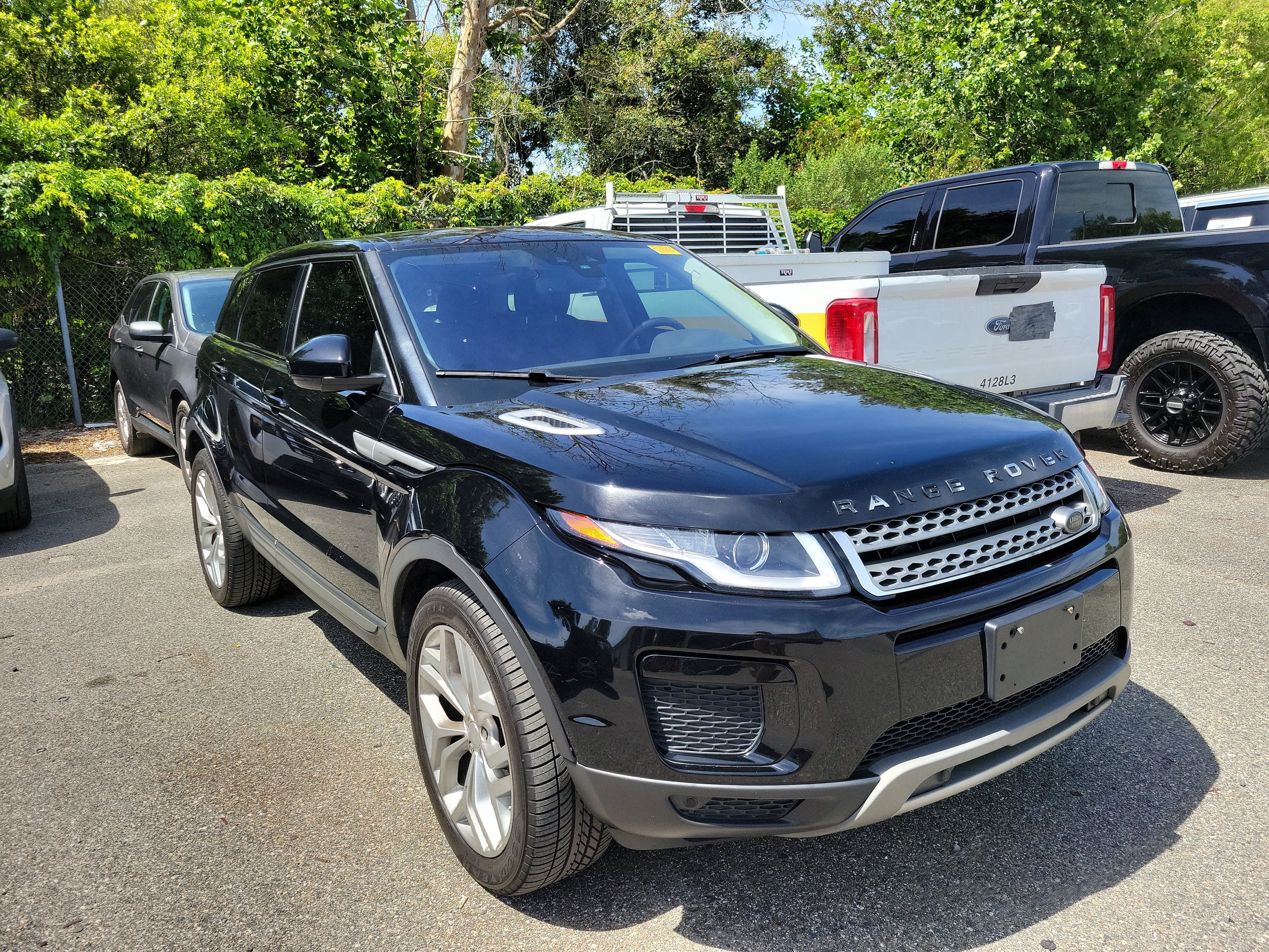 Used 2019 Land Rover Range Rover Evoque SE AWD/4WD image 3