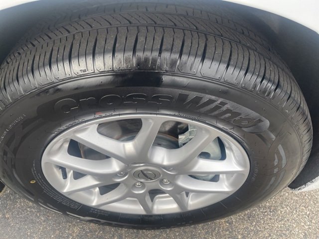 Used 2024 Chrysler Pacifica Touring-L image 10