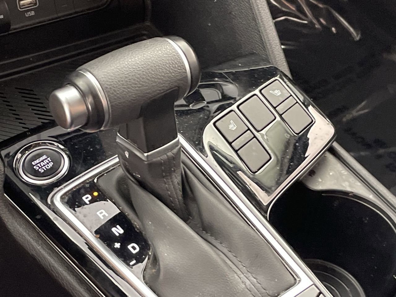 Used 2025 Kia Sportage EX image 15