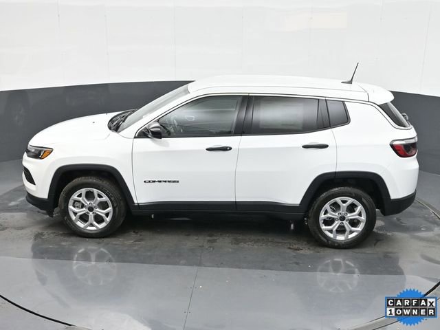 Used 2025 Jeep Compass Sport image 32