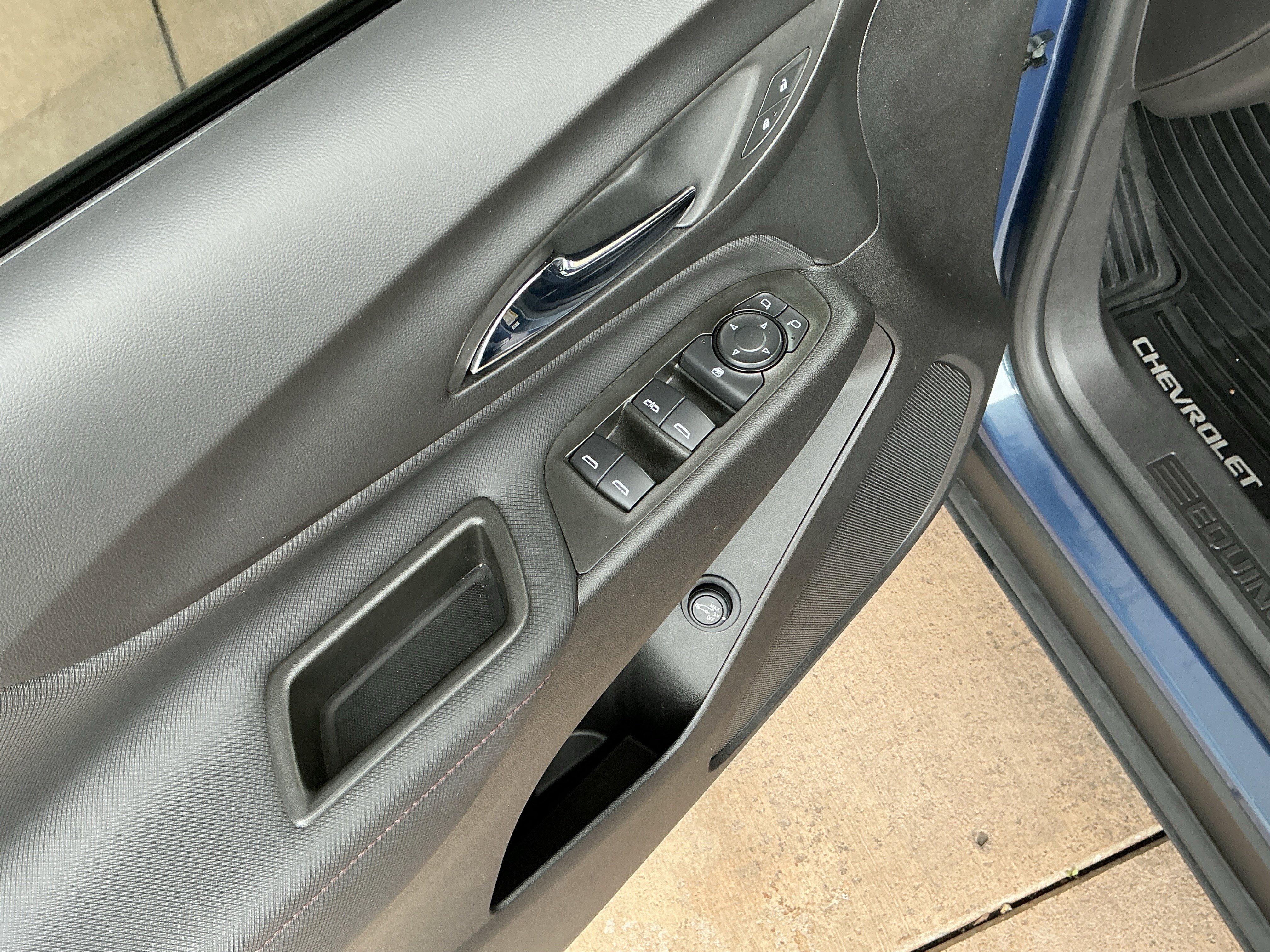 Used 2024 Chevrolet Equinox RS image 15